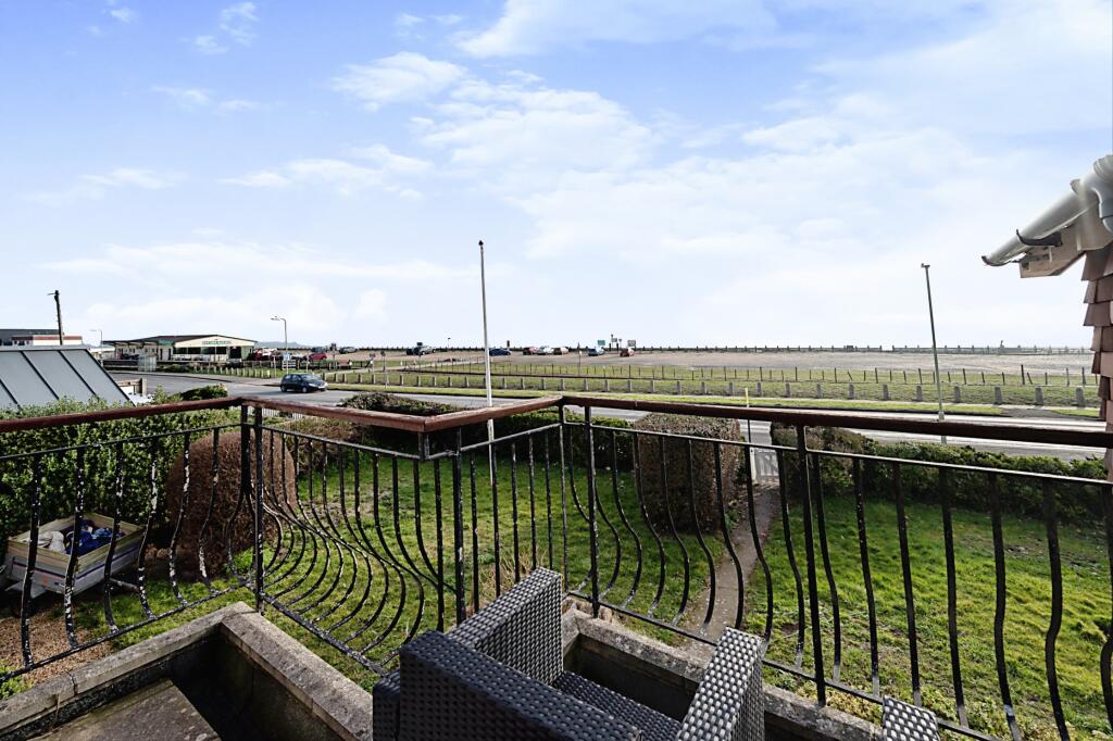 House in Havant, Hampshire - View 2