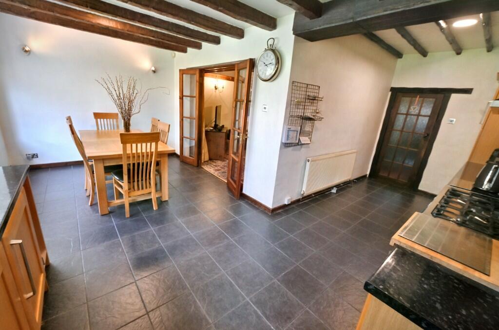 6 Sandy Lane photo 2