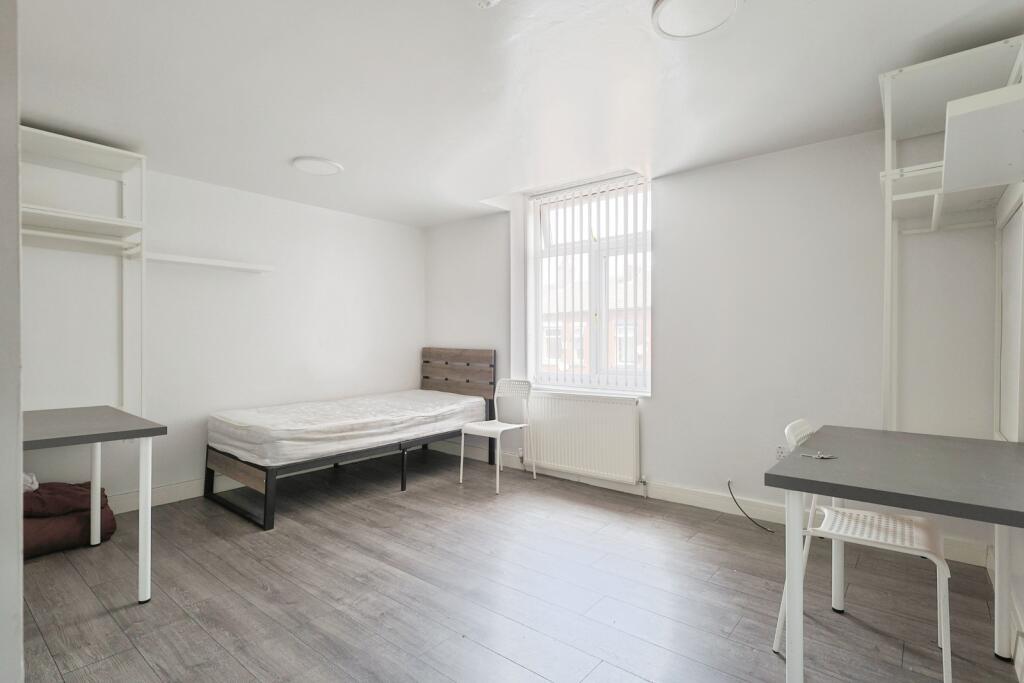 18, Swinton street, Oldham photo 4
