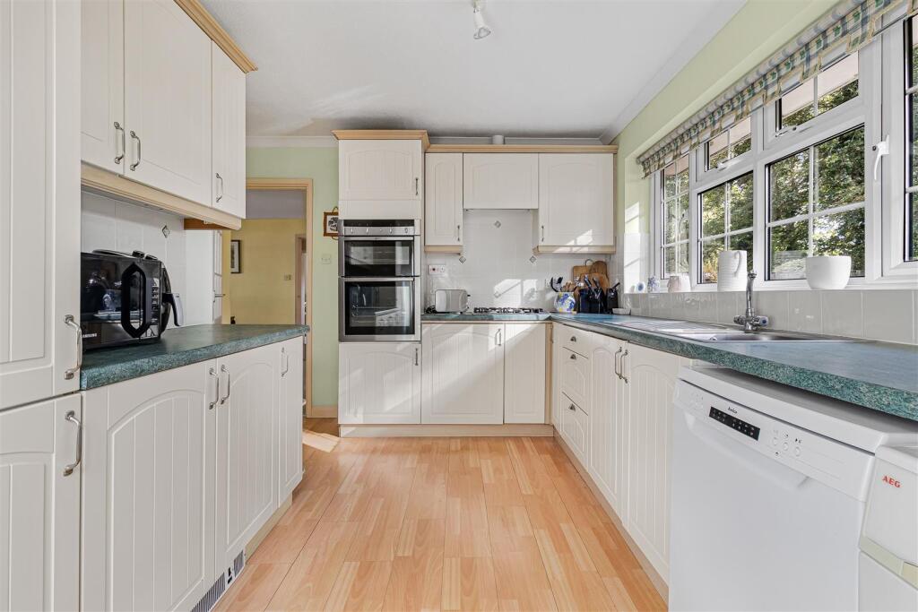 House in West Suffolk, Newmarket - More