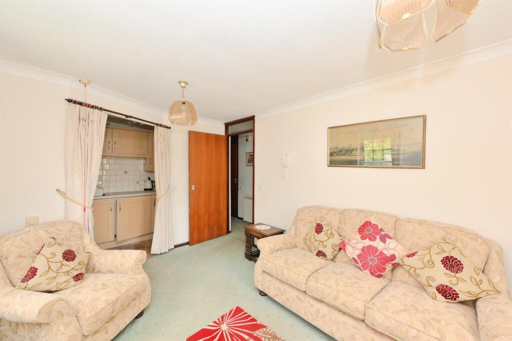 Farmadine House, Saffron Walden photo 2