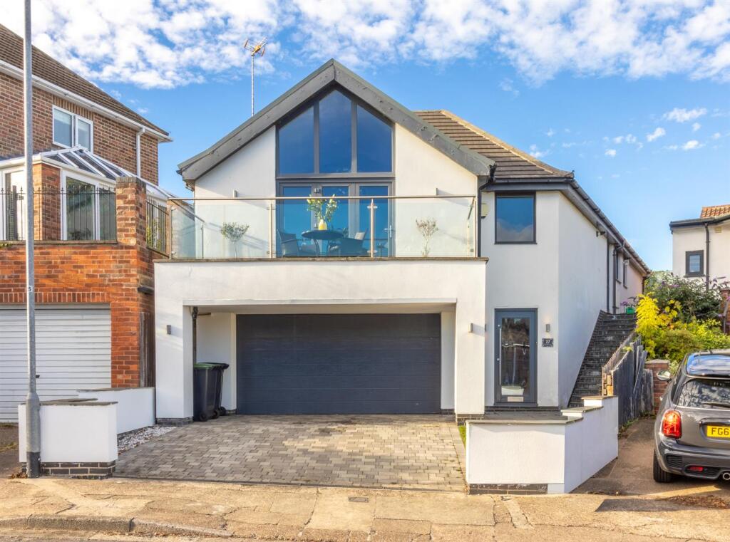 4-bed detached on Redland Drive, Beeston, Nottingham, £525,000
