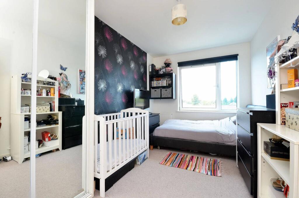 Main image of property: Union Lane, Isleworth, TW7