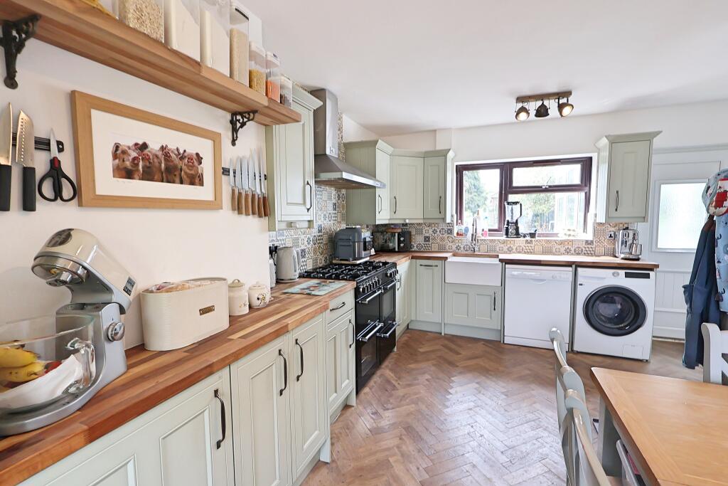 House in Retford, Hallcroft Industrial Estate, Hallcroft - View 3