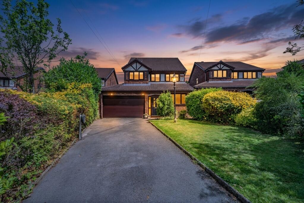 Main image of property: York Road , Gee Cross, Hyde, SK14 5JH