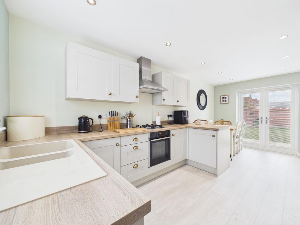 House in Doncaster - View 4