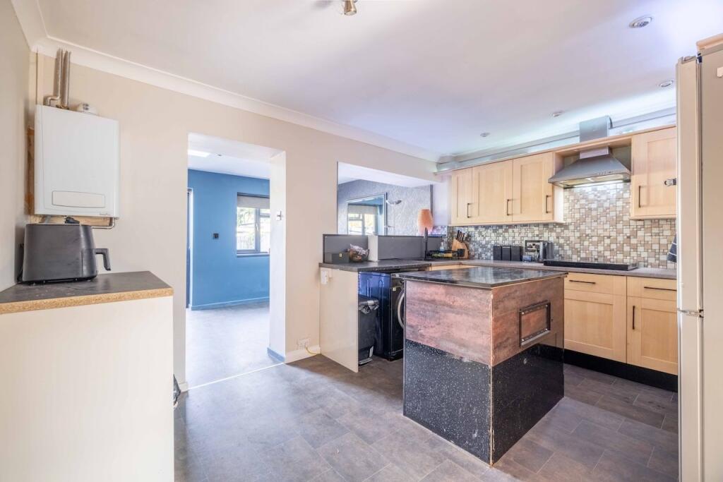 House in Slough - View 4