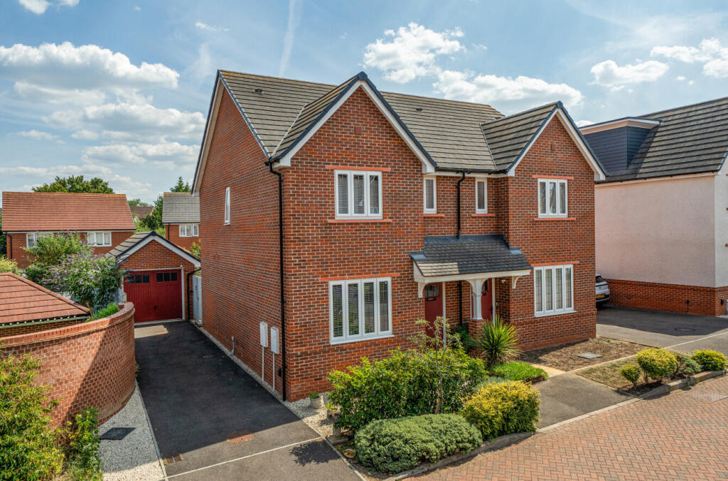 Porthcawl Drive, Binfield, Bracknell, Berkshire, RG42