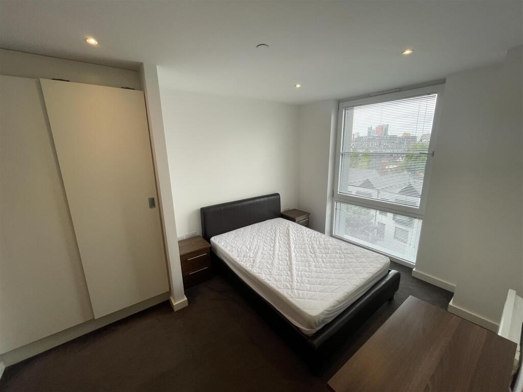 Apartment in Manchester - View 5