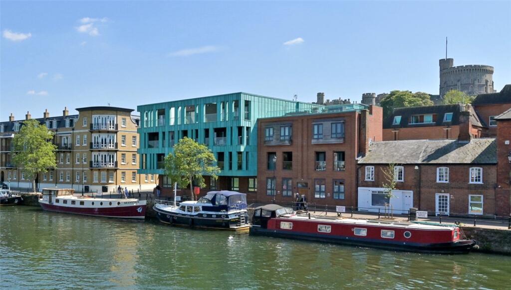 Main image of property: Farm Yard, Windsor, Berkshire, SL4