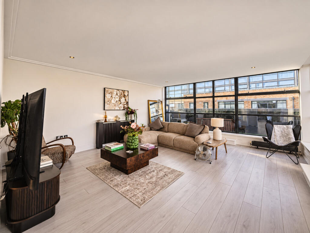 Apartment in Twickenham - More