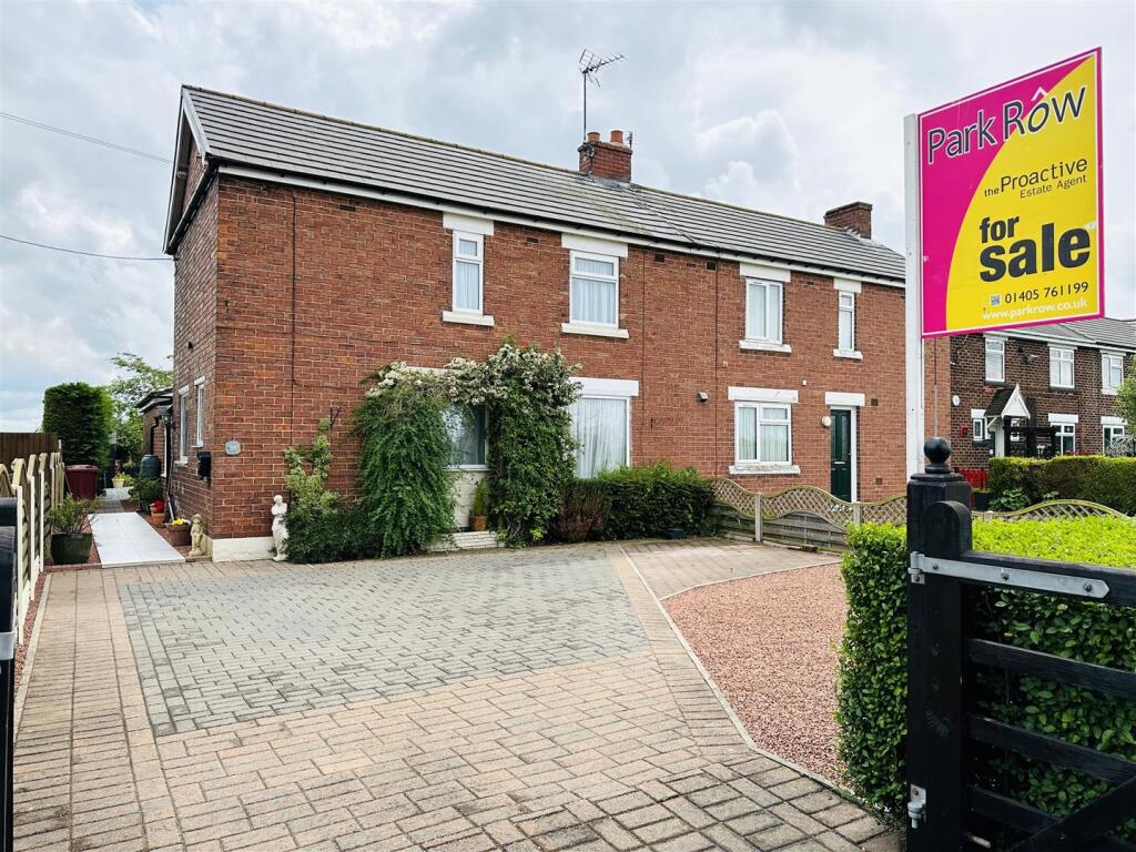 Main image of property: Eastoft Road, Luddington, Scunthorpe