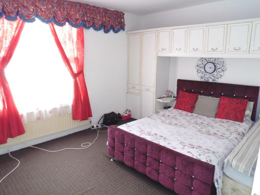 Coldcotes Avenue, Leeds, LS9 photo 4