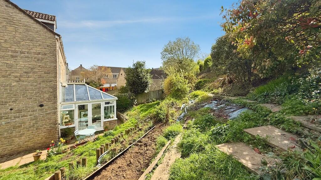 Additional image 18 of Kissing Batch, Frome