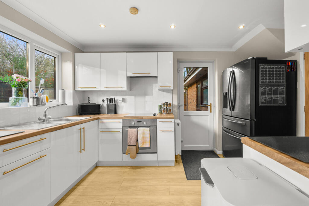 Windermere Drive, Priorslee, Telford, TF2 photo 4