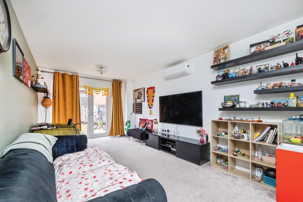 House in Newport Pagnell, City of Milton Keynes - View 4