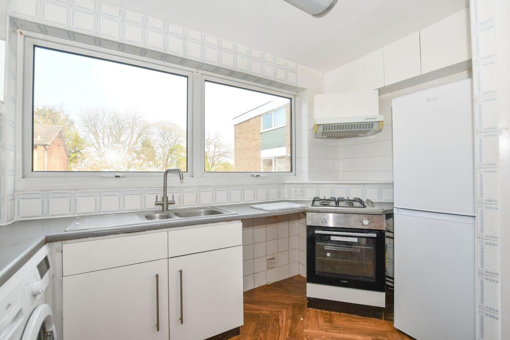 Additional image 3 of Abbots Park, St. Albans, AL1