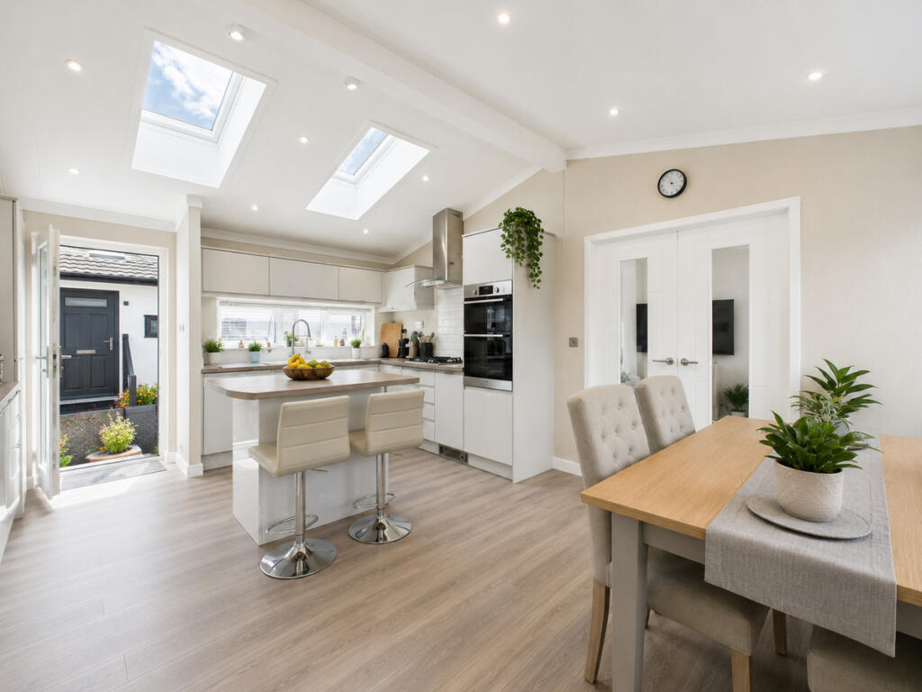 House in Castle Point, Charfleets Industrial Estate, Canvey Island - View 2