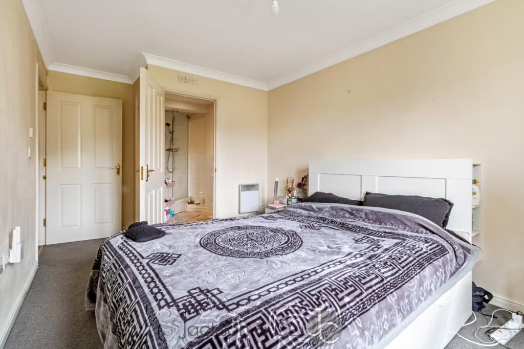 Apartment in Colchester - More