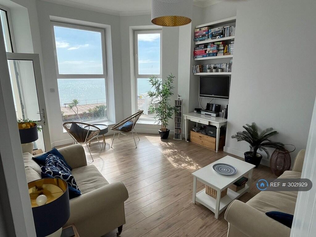 Apartment in Tonbridge - View 2
