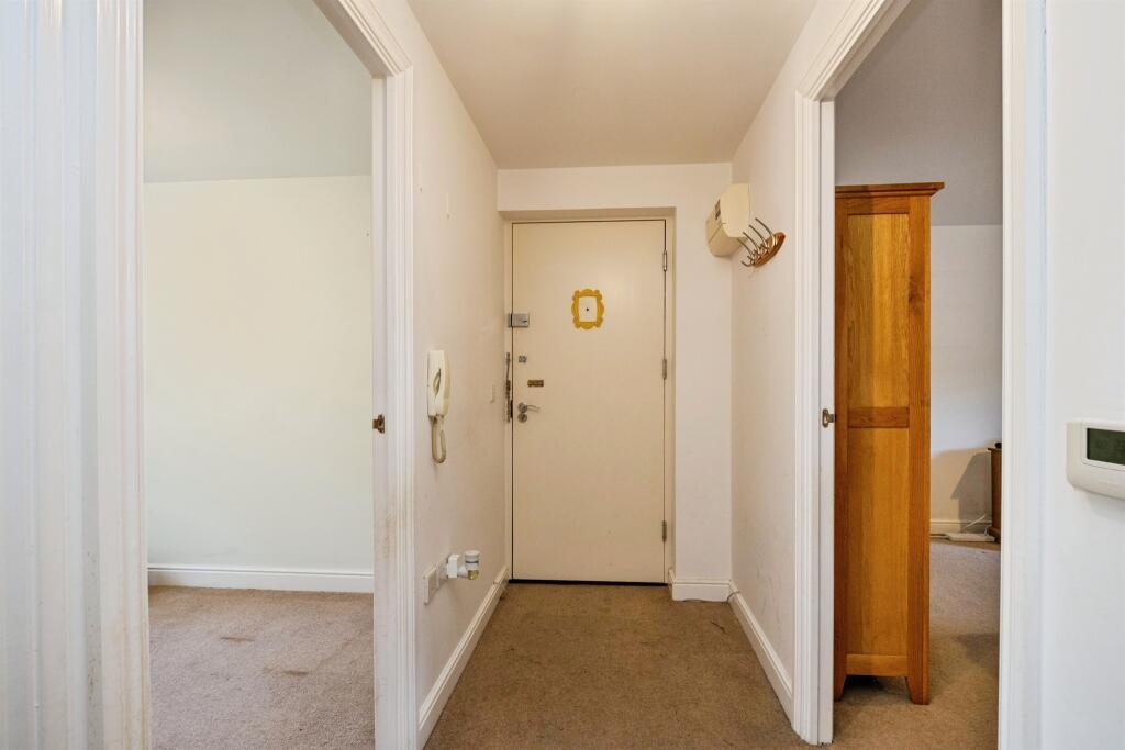 Apartment in Tonbridge - View 2
