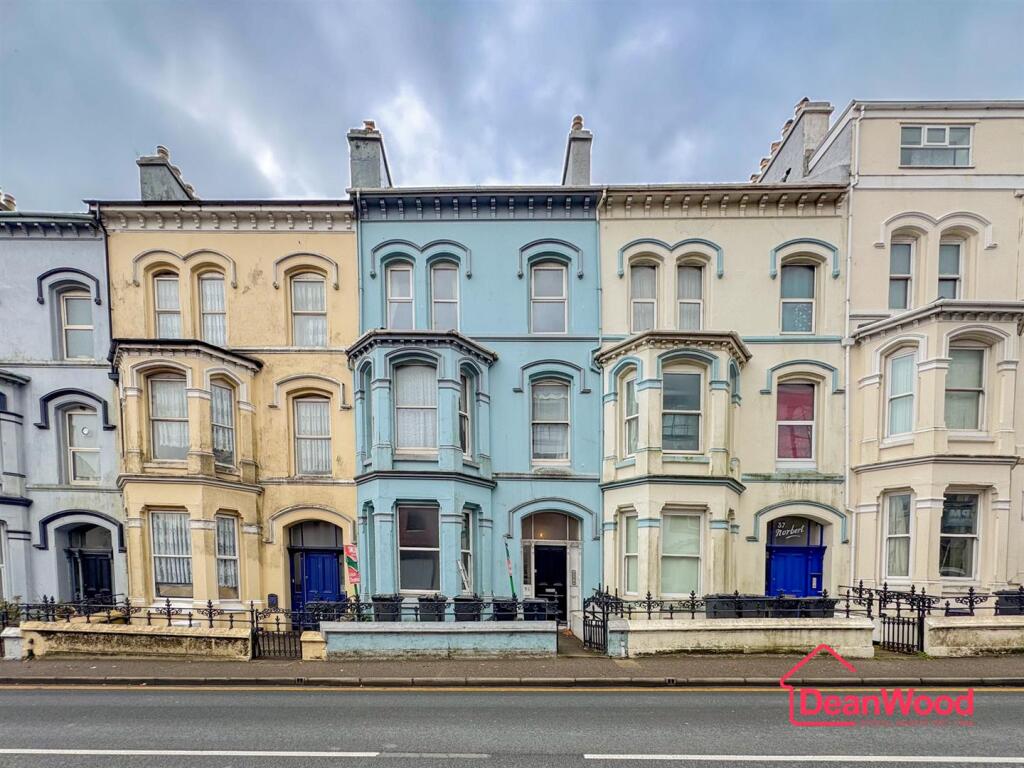 Main image of property: Flat 4, 35 Peel Road, Douglas, Isle Of Man
