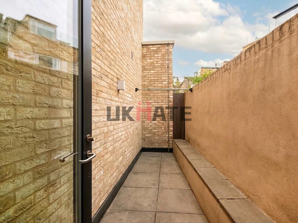 Apartment in London - More