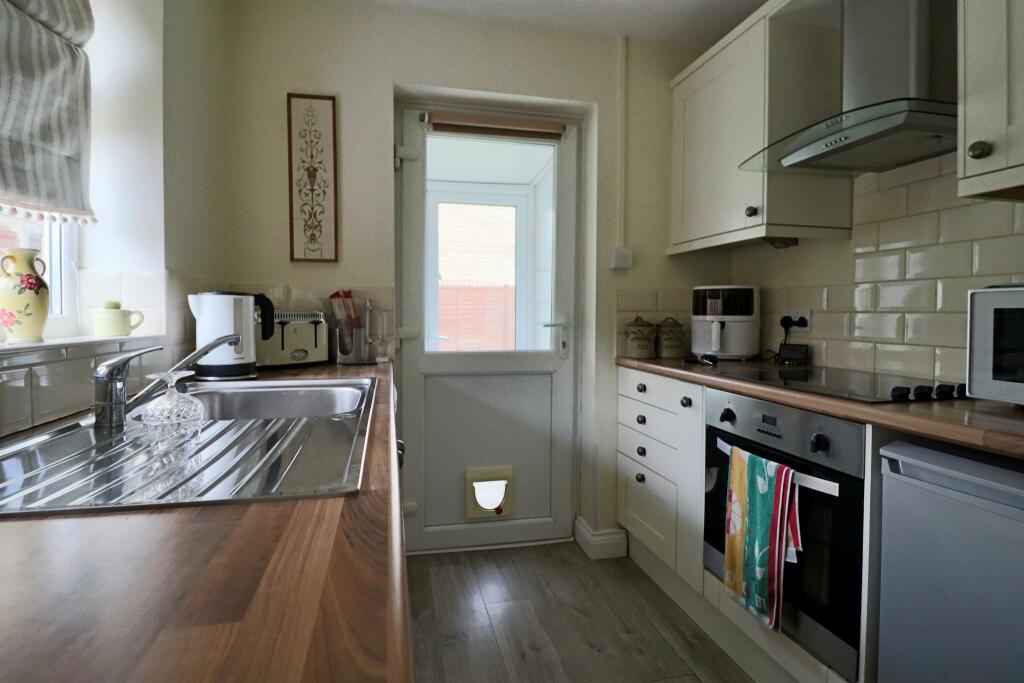 House in Oundle, North Northamptonshire - View 3