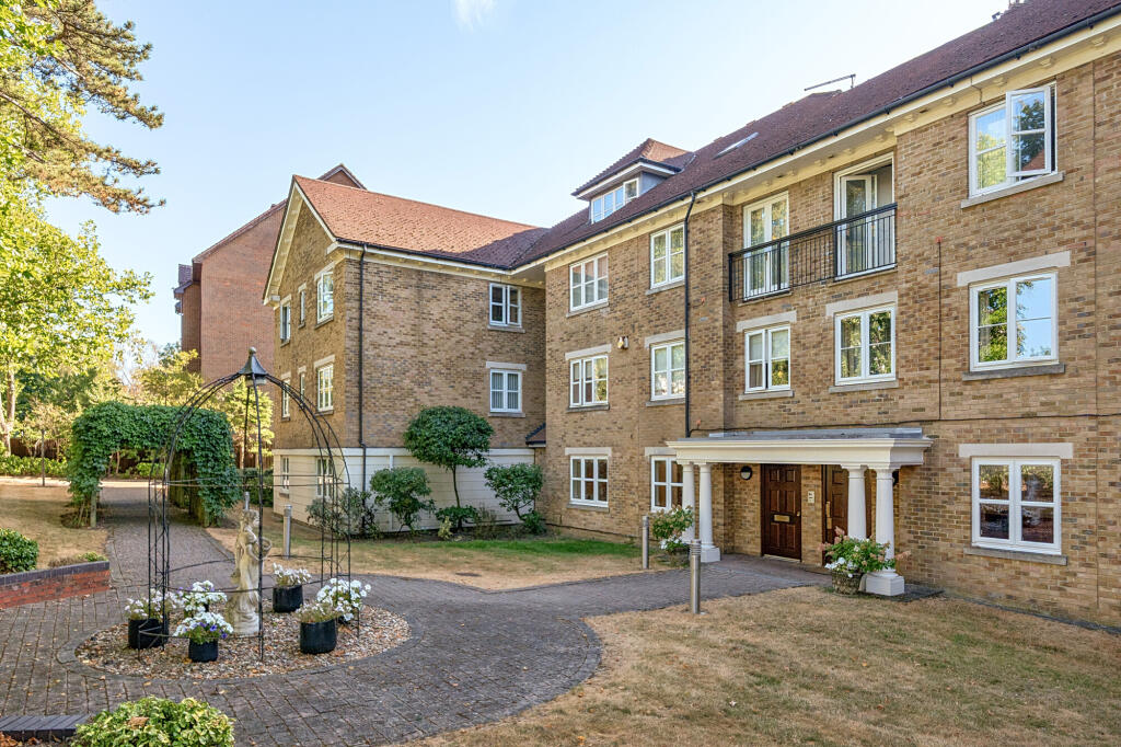 Main image of property: High Road, Whetstone, N20