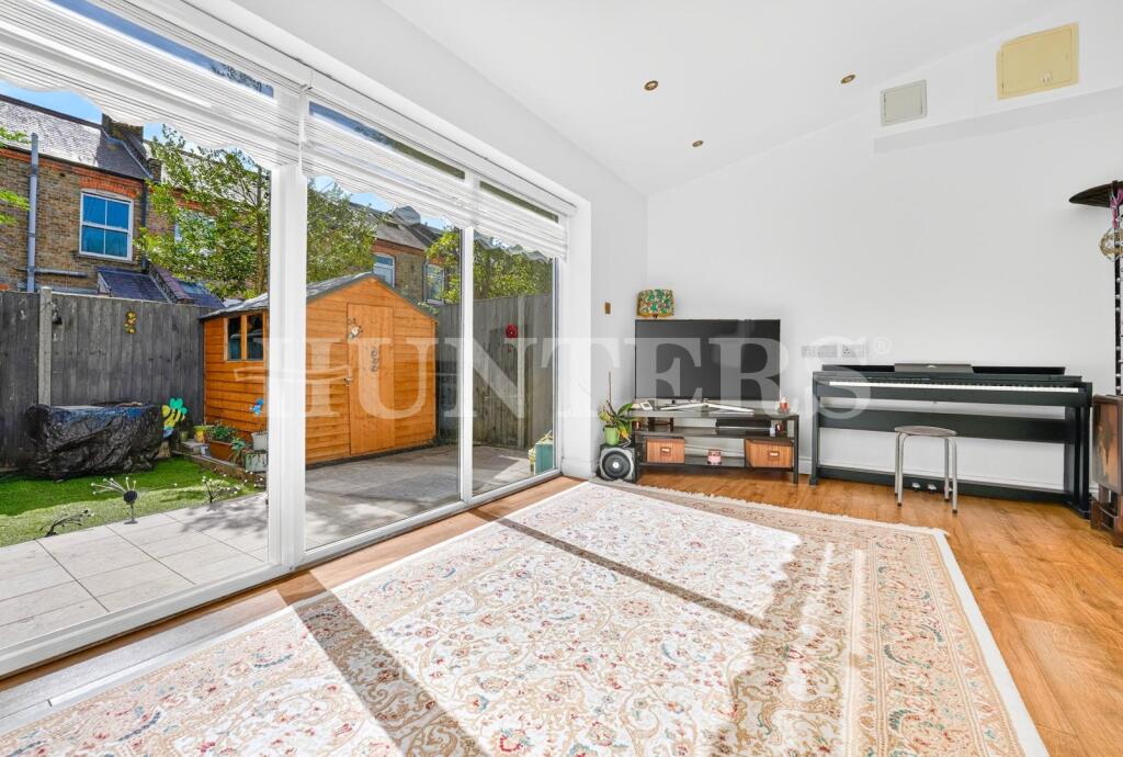House in London - View 5