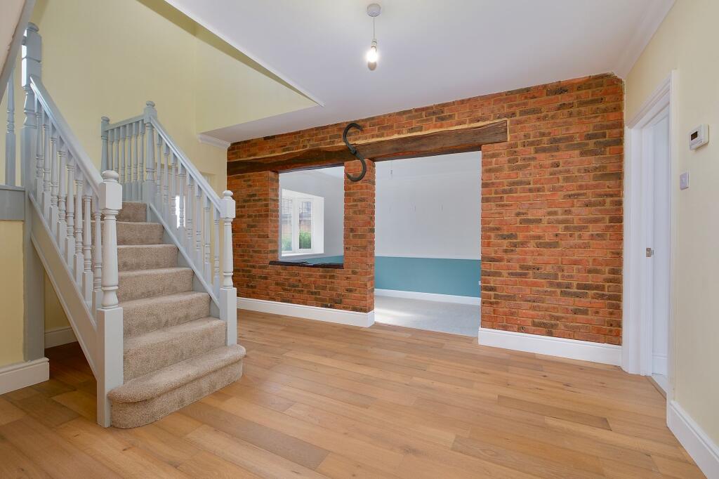 House in Huntingdonshire, Alconbury Weston - More