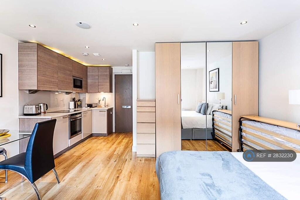 Studio flat for rent