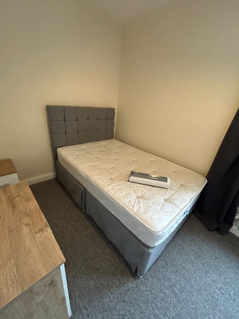 4 bedroom terraced house for rent