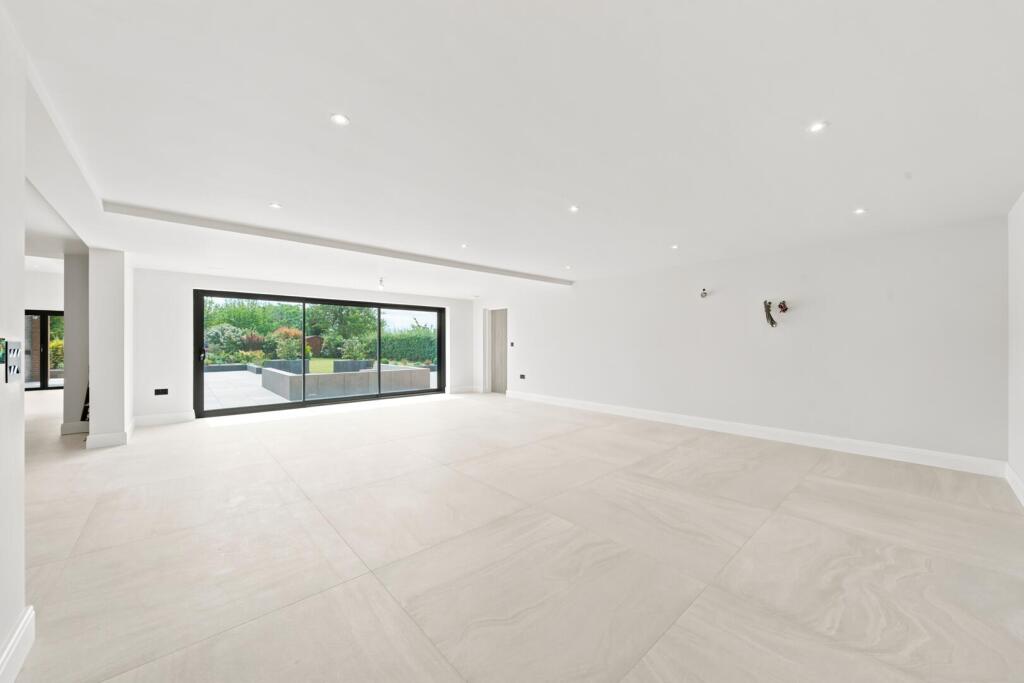 House in Rushcliffe, Keyworth - More