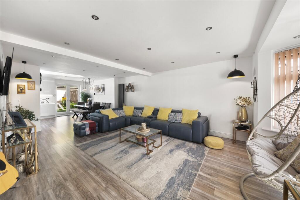House in London - View 2