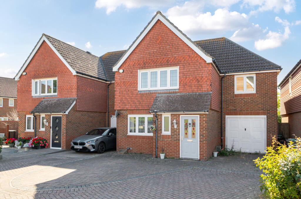 Main image of property: Tiger Moth Close, Lee-on-the-solent, Hampshire, PO13