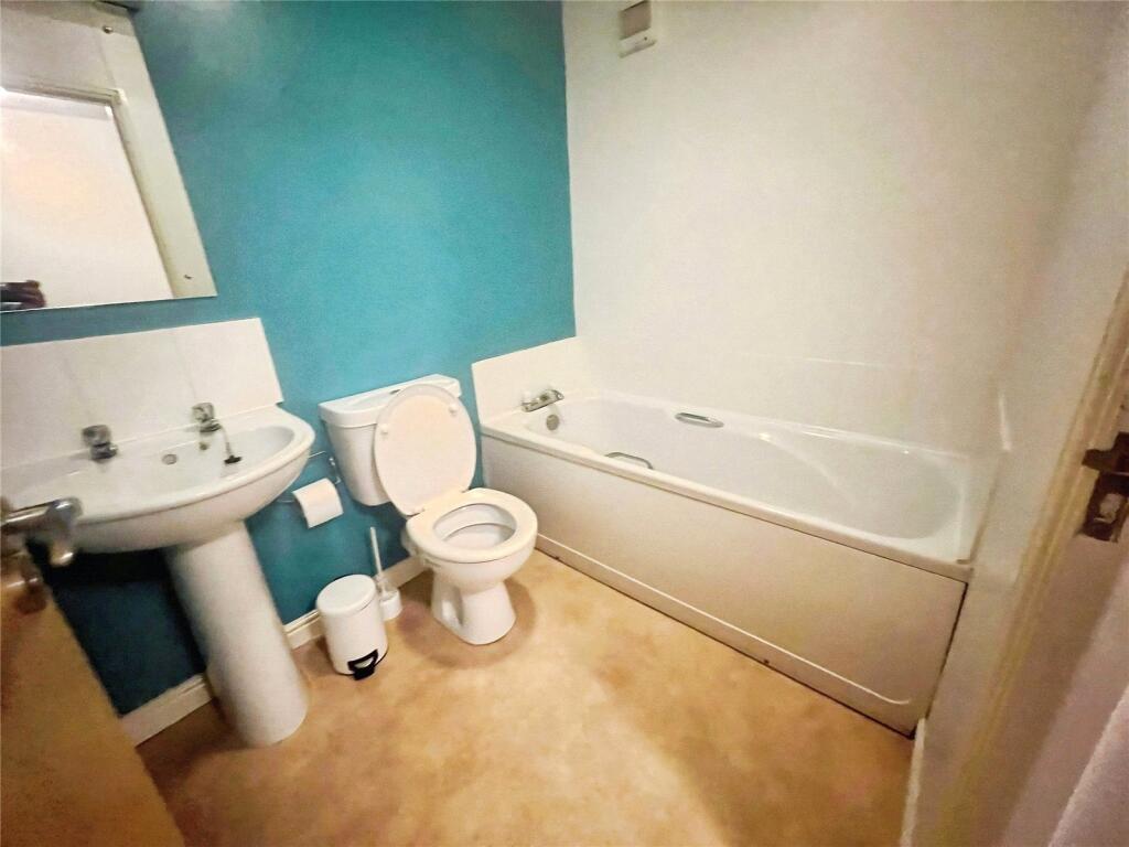 Apartment in Walsall, The Manor - More