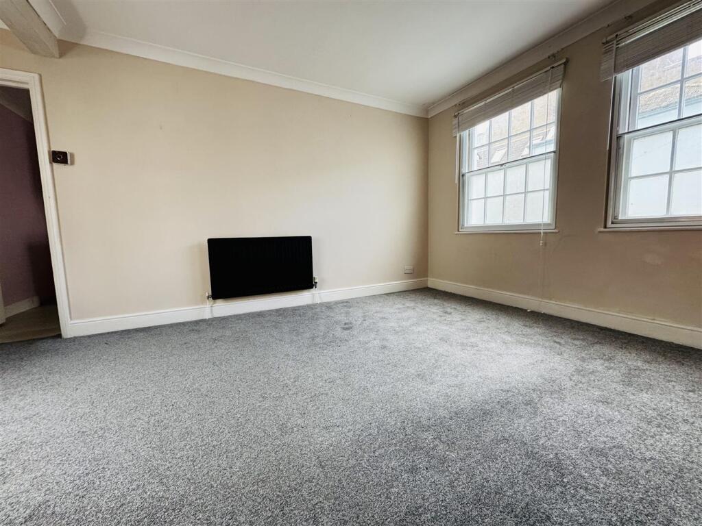 Apartment in Ipswich - View 3
