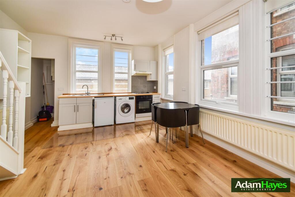Apartment in London - More