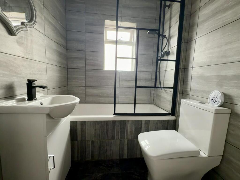 House in Preston - View 5