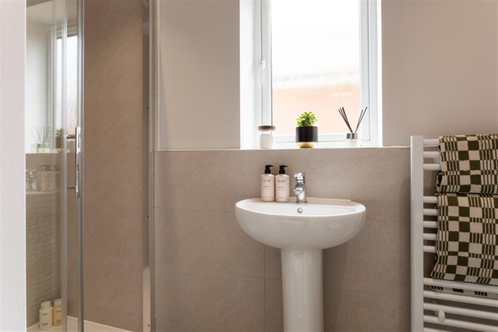 House in Doncaster, Armthorpe - View 4