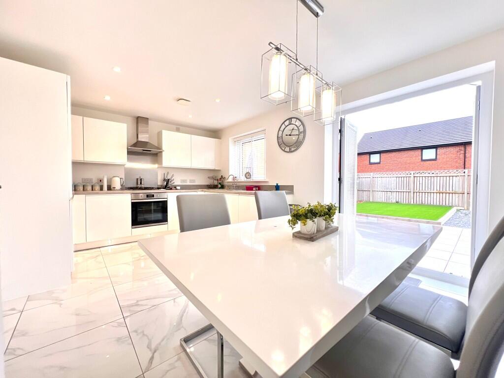 Cowslip Drive, Redcar, North Yorkshire, TS10 photo 2