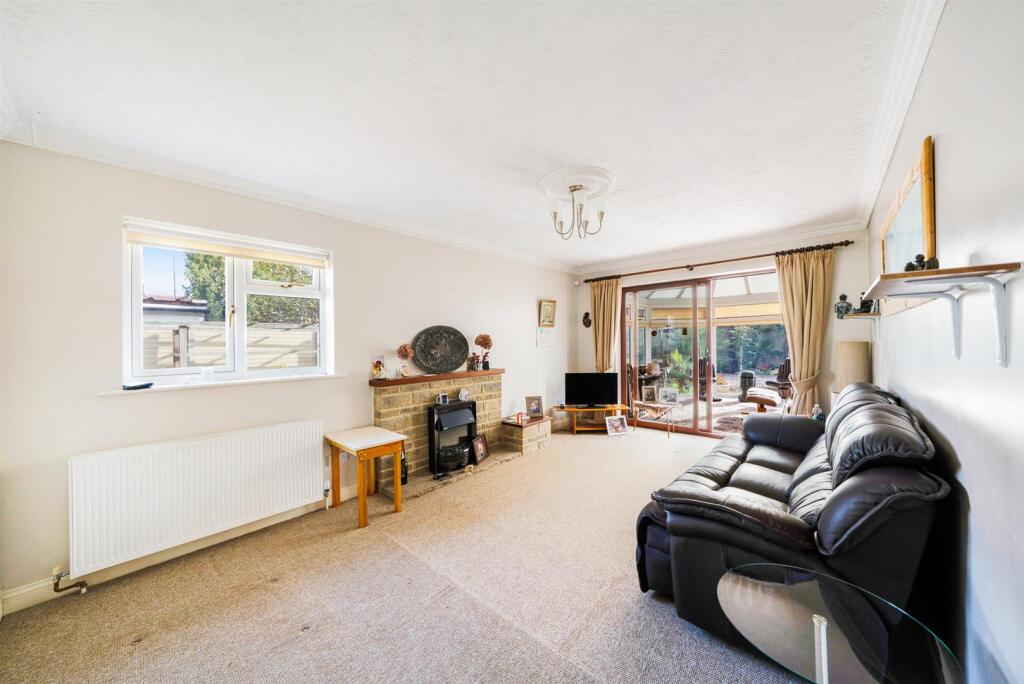 Quantock Road, Weston-Super-Mare - No Chain photo 3