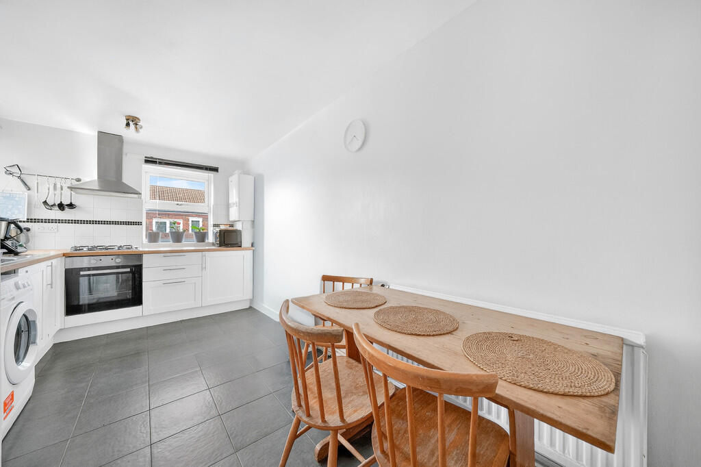 Apartment in London - More