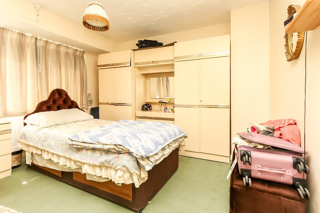 The Pyghtle, Wellingborough - More