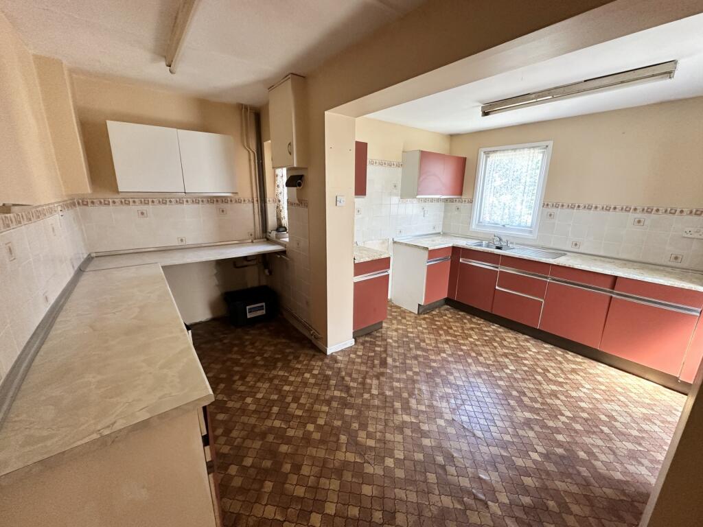 Gordon Road, Yeovil, BA21 - View 5