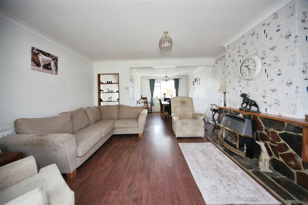 House in Luton - View 3