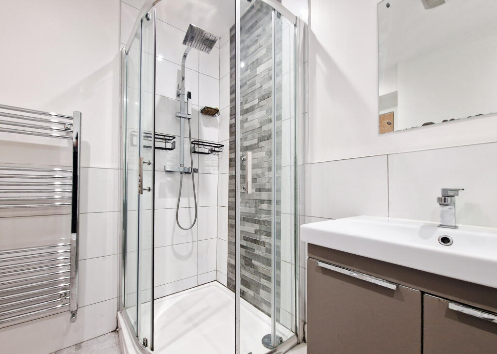 Apartment in Darwen, Sough - More