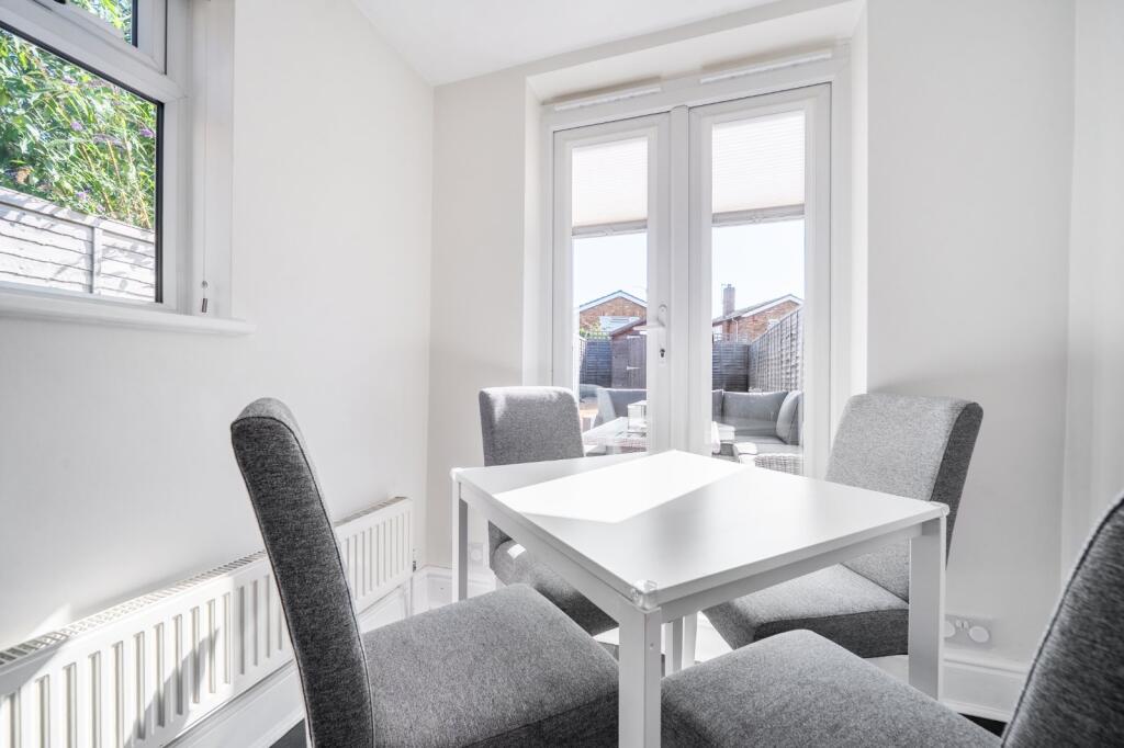 House in Slough, Burnham - View 5