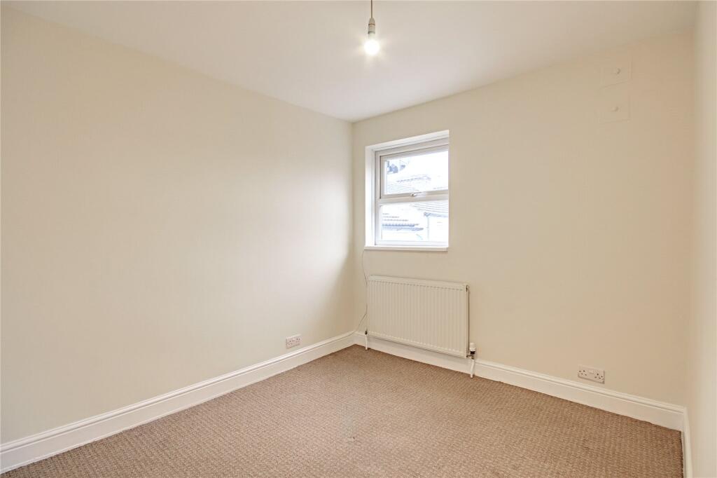 Apartment in Broxbourne, Waltham Cross - View 5